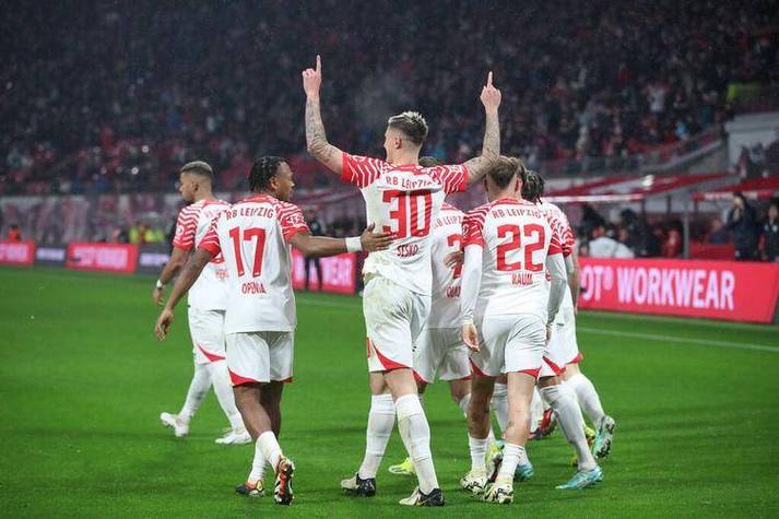 德甲焦点战:莱红牛主场出击,科隆客场能否逆袭?